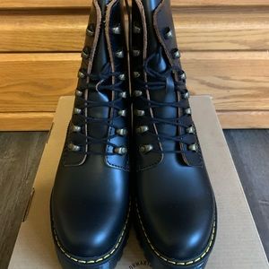 - Gently worn Dr Martens Leona boots